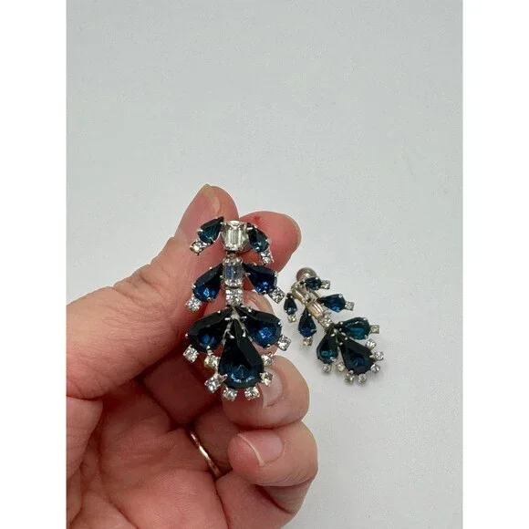 Vintage 1960s Blue Rhinestone Dangle Clip On Earrings - Picture 4 of 4